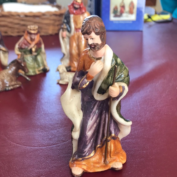 Porcelain Nativity Set - Picture 5 of 14